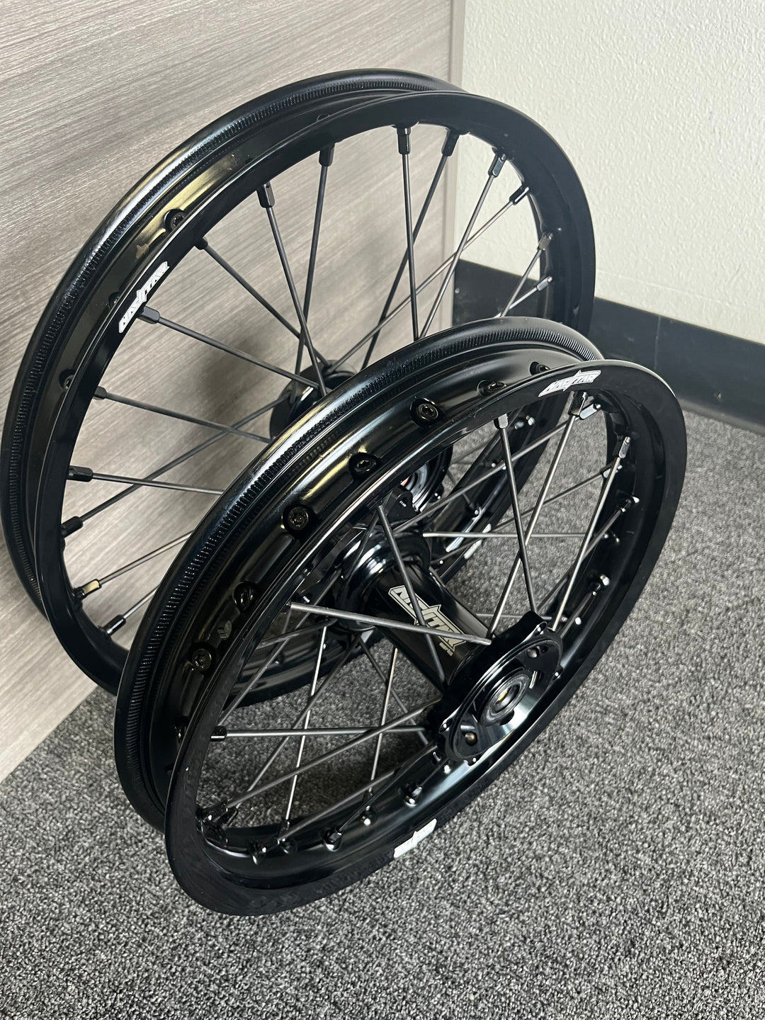 kx85 タイヤ、ホイール KX85スモール ホイールタイヤ前後 引取り19,000